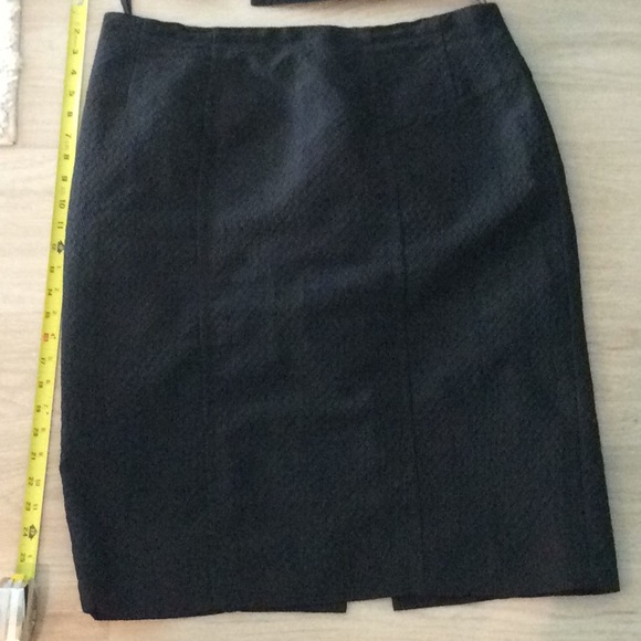 Laurel by Escada Black Set - Picture 9 of 16